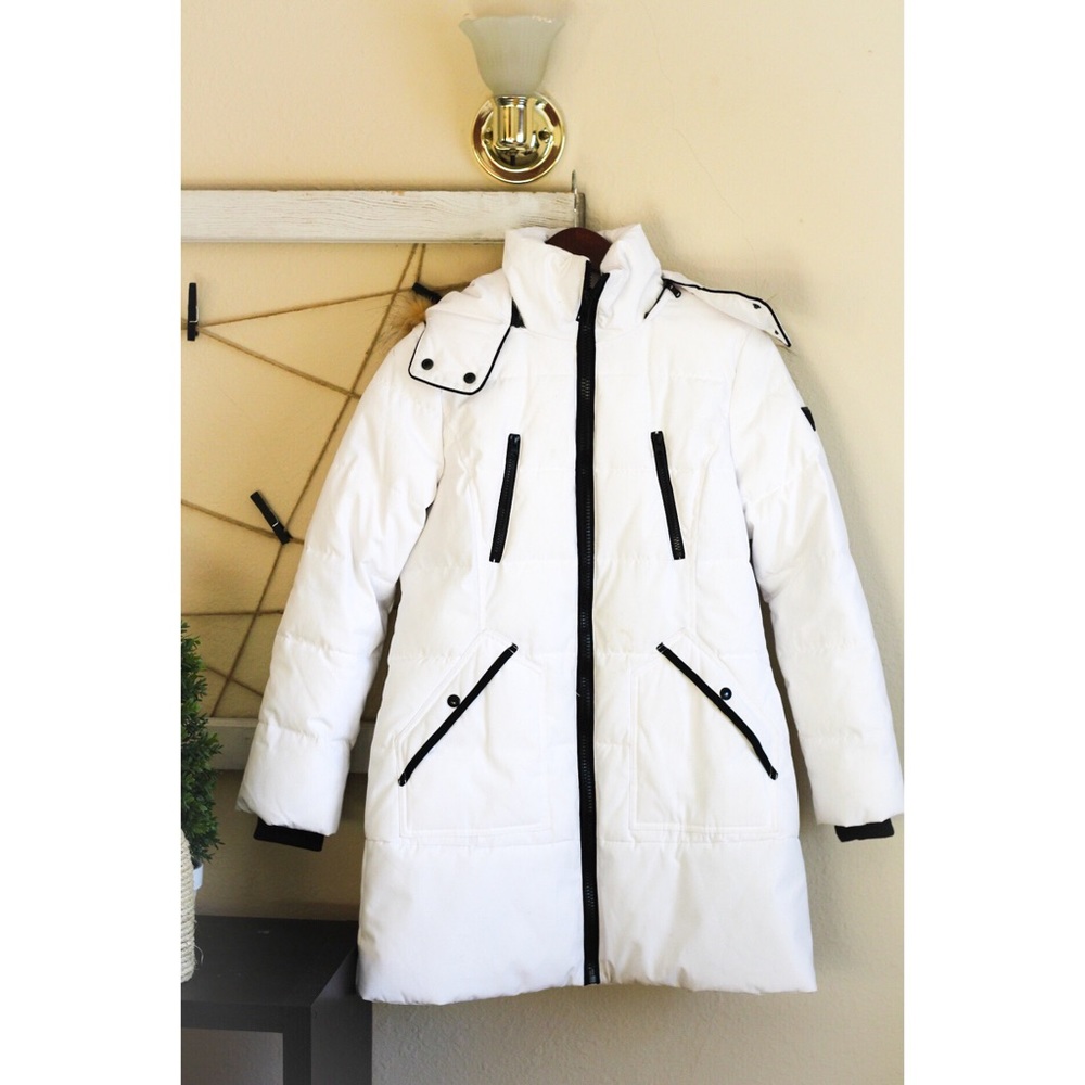White Guess long jacket w/ fur hood